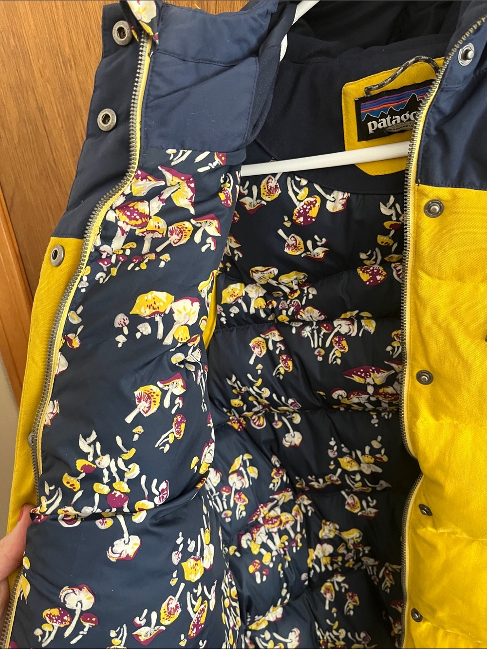 Patagonia womens Yellow and Navy Colorblock Puffer Vest - Picture 2 of 4